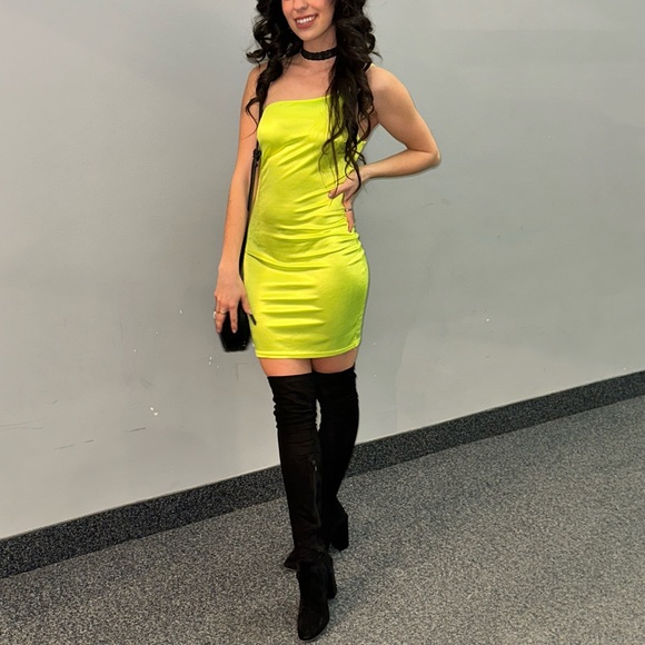 Better Be - Neon Yellow Dress - Picture 4 of 4